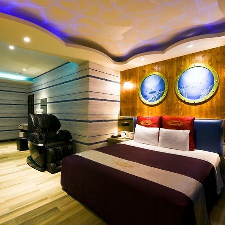 Carnival Motel Tchaj-pej Exteriér fotografie